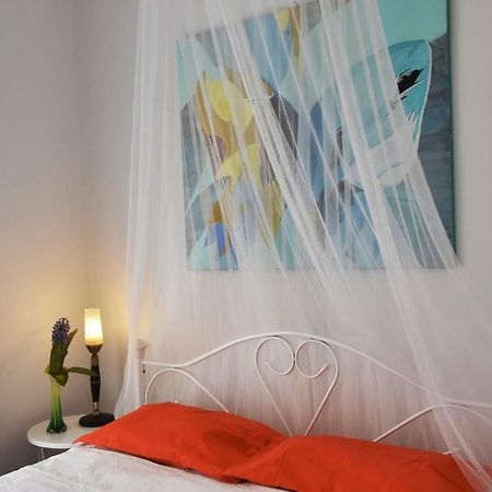 Apartamento Artist'S Lovely Nest Under The Shadow Of The Parthenon Atenas Exterior foto