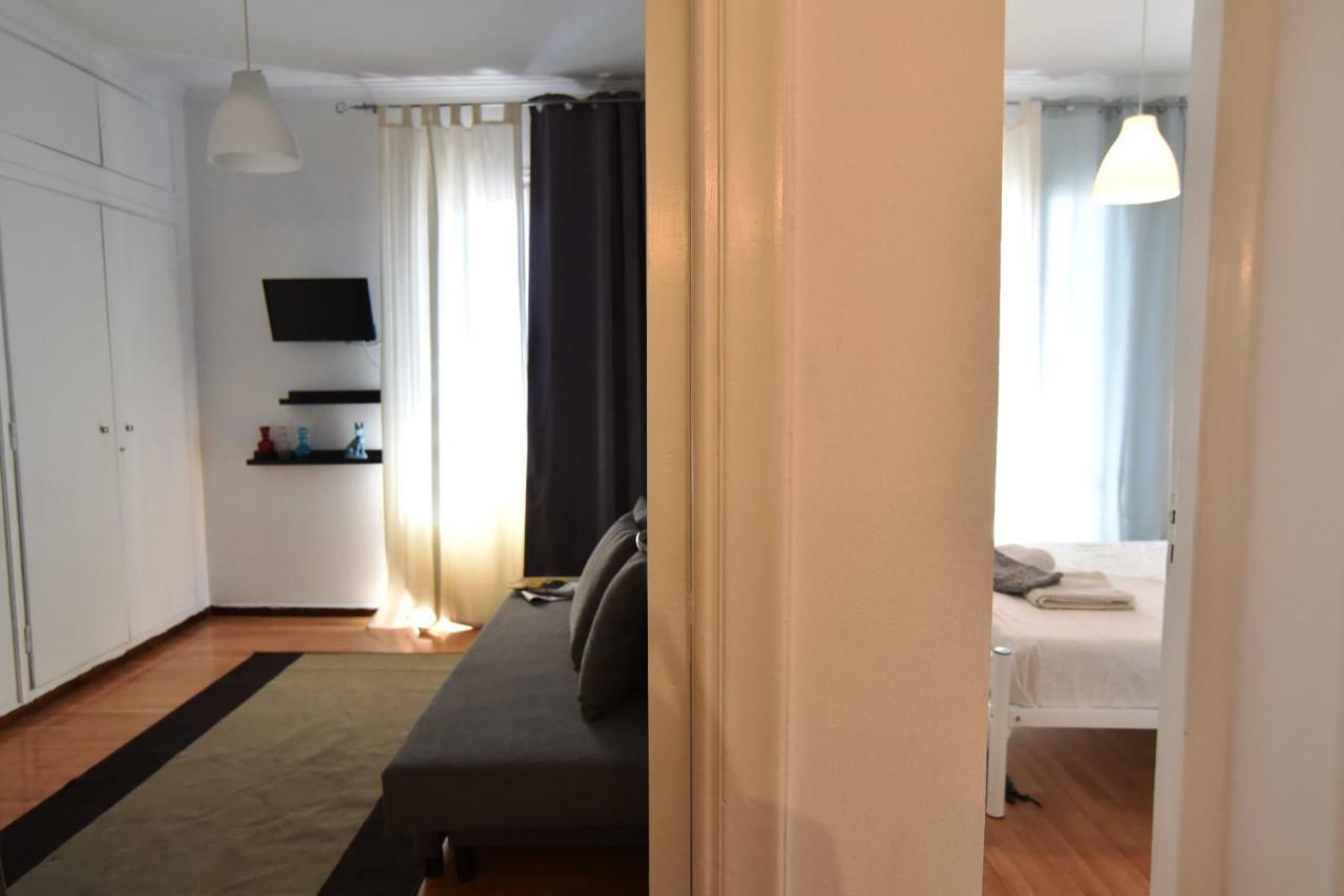 Apartamento Artist'S Lovely Nest Under The Shadow Of The Parthenon Atenas Exterior foto