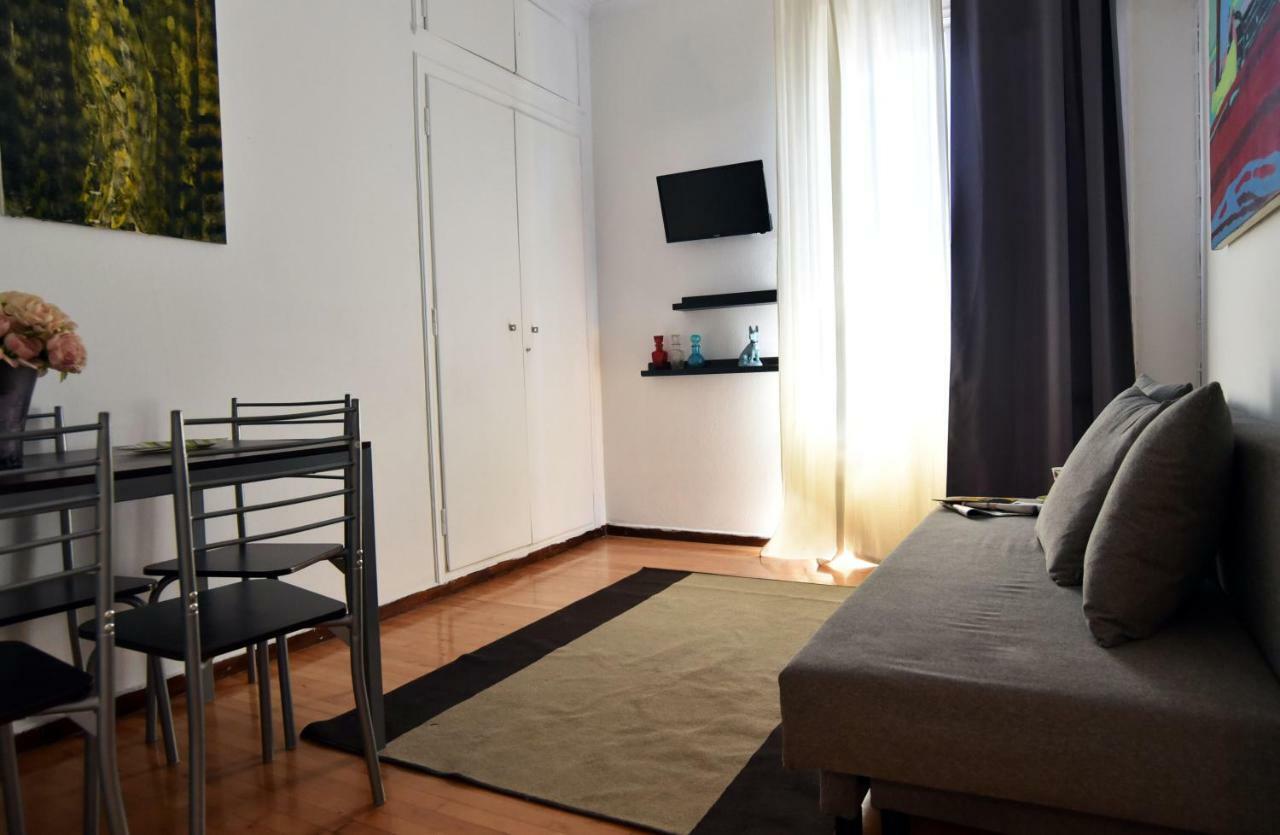 Apartamento Artist'S Lovely Nest Under The Shadow Of The Parthenon Atenas Exterior foto