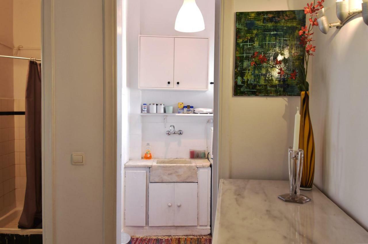 Apartamento Artist'S Lovely Nest Under The Shadow Of The Parthenon Atenas Exterior foto